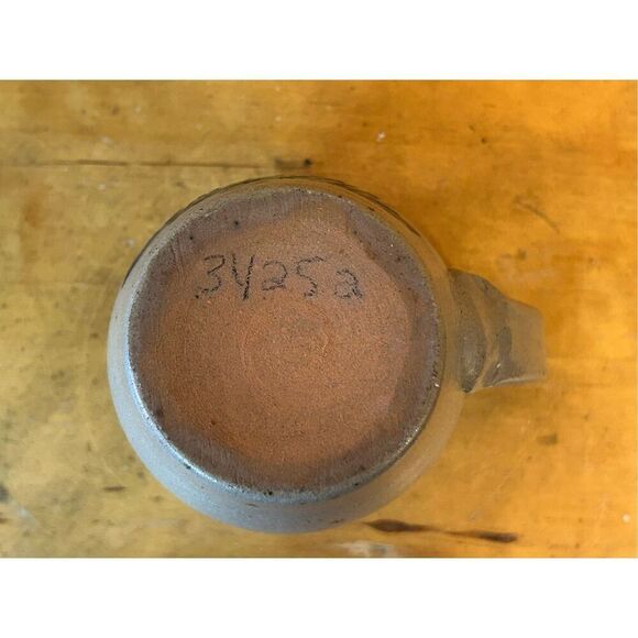 Vintage Rowe Pottery Stoneware Salt Glaze Pitcher Pig Design Hohenwald 1994 (857 - Picture 7 of 8